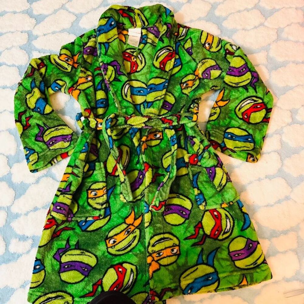 Boy’s TMNT Robe Size 10